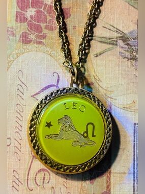 Vintage Leo  Necklace In Lime Green And Gold